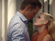 Un meurtre, trois amies, des décennies de secrets. IMPERFECT WOMEN débarque sur Apple TV avec un casting de choc et une mécanique de thriller bien huilée, soit exactement ce qu'on cherche quand BIG LITTLE LIES nous manque.