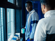 La fin de la série qui réinvente le chef d’oeuvre de Jacques Audiard est suffisamment ouverte pour laisser espérer le retour un jour de Malik El Djebena, le jeune prisonnier qui va se hisser au sommet du bandistime. (Attention spoilers)