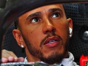 Lewis Hamilton a fait l’éloge de son nouvel ingénieur, en marge du Grand Prix de Monaco. Le Britannique est ravi de la manière dont cette nouvelle collaboration se déroule, au point même de comparer Carlo Santi à Peter Bonnington, son ancien ingénieur chez Mercedes. Voilà un joli compliment !
