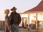 La sortie du spin-off DUTTON RANCH s’inscrit dans l’avènement d’une nouvelle ère : celle de l’univers de YELLOWSTONE sans la présence de Kevin Costner, le héros des quatre premières saisons originales. La saga peut-elle survivre à son départ ? On refait le point (attention, spoilers).