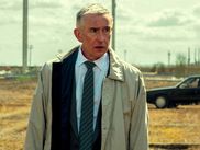 Netflix vient de dévoiler les six épisodes de sa nouvelle mini-série (à moins qu'une saison 2 soit officialisée), LEGENDS. On démêle le vrai du faux de cette série d'espionnage britannique que vous pouvez également retrouver sur CANAL+.