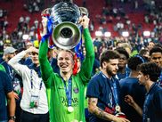 Le Paris Saint-Germain est double champion d'Europe ! Au terme d'une rencontre fermée mais dominée par les Parisiens, le club de la capitale s'est imposé aux tirs au but. Une nouvelle victoire grâce à l'exercice cruel qui confirme l'excellence parisienne dans le domaine.