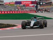 Le Canada pourrait bien devenir le Grand Prix de prédilection de George Russell ! Le Britannique signe encore une fois la pole position à Montréal, après l’avoir déjà décrochée l’an dernier, ainsi que lors des qualifications Sprint un peu plus tôt ce week-end. Il devance son coéquipier et Lando Norris.