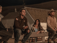 Bonne nouvelle ! La série du créateur de YELLOWSTONE a d’ores et déjà été renouvelée pour une saison 2. En attendant la diffusion, on refait le point sur le final de sa première saison et sur les choix faits par la famille Clyburn au terme des six épisodes (attention, spoilers).