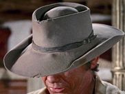 Malgré une courte filmographie, Sergio Leone a réalisé plusieurs monuments du cinéma, dont IL ÉTAIT UNE FOIS DANS L’OUEST. Disponible sur CANAL+, le film est à l’origine d’une brouille tenace entre le réalisateur et sa star fétiche, Clint Eastwood.