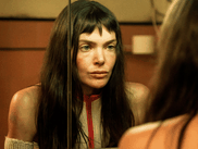 Adapté du roman "La Desconocida" de Rosa Montero et Olivier Truc, L'INCONNUE DU PORT est le nouveau thriller espagnol mis en ligne aujourd’hui par Netflix (disponible avec CANAL+). Le film suit une enquêtrice chargée d'identifier une femme retrouvée ligotée dans un conteneur au port de Barcelone, sans aucun souvenir de son passé. Voici l’explication de la fin du film, évidemment riche en SPOILERS !