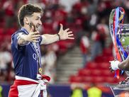 Après une saison à 10 buts et 6 passes décisives en C1, Khvicha Kvaratskhelia a été élu joueur de la saison en Ligue des champions. Le Géorgien succède à son coéquipier Ousmane Dembélé et s'impose comme l'homme fort du club parisien dans la compétition.