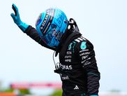 Parties de la première ligne, les Mercedes se sont expliquées en piste pour la tête de la course Sprint. Mais après plusieurs passes d’armes explosives, c’est finalement George Russell qui passe la ligne en premier, suivi de Lando Norris et Andrea Kimi Antonelli.