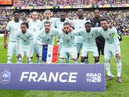 Didier Deschamps a dévoilé, ce jeudi, la liste des 26 joueurs qui composeront l’Equipe de France à la Coupe du monde 2026. L'occasion de déjà se projeter sur la compétition et d'imaginer une composition probable des Bleus pour le Mondial en Amérique du Nord.