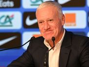 Didier Deschamps a dévoilé, ce jeudi, la liste des 26 joueurs qui composeront l’Equipe de France à la Coupe du monde 2026. Au registre des surprises, le poste de troisième gardien sera occupé par Robin Risser et Hugo Ekitiké, blessé face au PSG en C1, sera remplacé par Jean-Philippe Mateta.