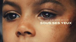 Sous ses yeux