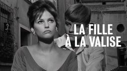 La fille à la valise