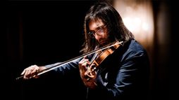 Lahav Shani dirige Chostakovitch et Berlioz