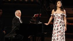 Daniel Barenboim et Anna Netrebko interprètent des Chansons Russes