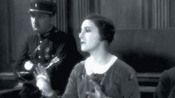 Accusée, levez-vous