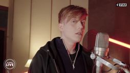 Loïc Nottet interprète "Dollars" (Poupie Cover) | Le Petit Live