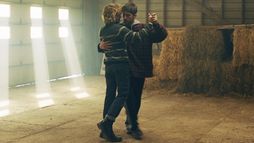 Tom à la ferme - Trailer