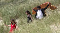 A trois, on y va - Trailer