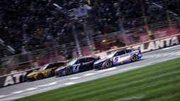 La course. Autotrader 400