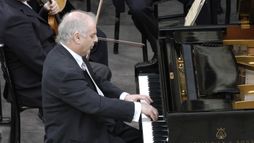Brahms - Concerto pour piano n°1 interprété par Simon Rattle et Daniel Barenboïm