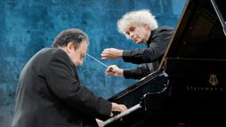 Rachmaninov et Tchaïkovski dirigés par Sir Simon Rattle