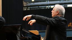 Beethoven - Concerto pour piano n°3, dirgié et joué par Daniel Barenboim