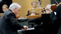 Beethoven - Concerto pour piano n°5, joué et dirigé par Daniel Barenboïm