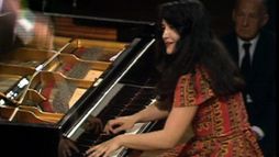 Tchaïkovski - Concerto pour piano n°1 joué par Martha Argerich