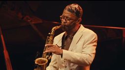 Kenny Garrett Sounds From the Ancestors : Jazz à La Villette