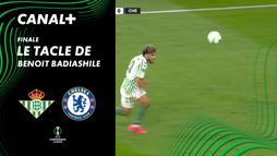 Le tacle de Benoît Badiashile contre Real Betis (21')