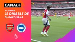 Le dribble de Bukayo Saka contre Brighton (11')