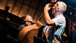 Avishai Cohen et Makoto Ozone : The Amity Duet à la Philharmonie de Paris