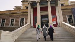 Trois femmes afghanes, des résistantes en exil
