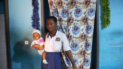 Grossesses précoces : briser le silence - Déborah, 17 ans, collégienne et maman