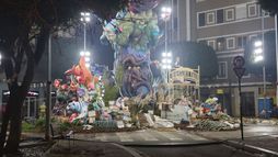Espagne : la fête des Fallas embrase Valence
