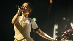 Ela Minus - Zénith Paris - La Villette