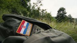 La Croatie, une carte postale et des mines