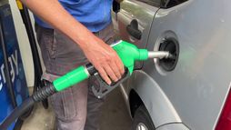 Carburants : la consommation en baisse de 12%
