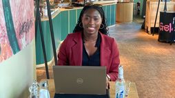 De jeunes Allemandes se battent pour s'en sortir