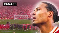 Le "You'll never walk alone" MAGIQUE entre les joueurs de Liverpool et Anfield