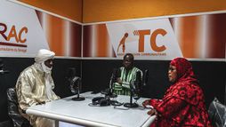 Radios communautaires : leur combat pour informer au Sahel