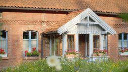 Daleko od miasta – Pensjonat Modry Ganek – skrót