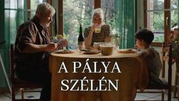 A pálya szélén