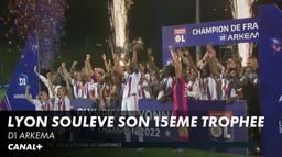 La remise du trophée de championnes de France