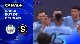 Le but de Phil Foden contre Sparta Prague (3')