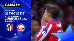 Le tacle de Alexsandro Victor de Souza Ribeiro contre Atlético (86')