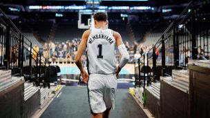 Wembanyama, San Antonio à ses pieds