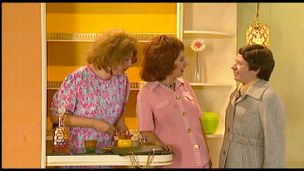 Elles se moquent de Broche