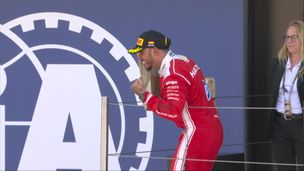 Hamilton remporte sa première victoire historique avec Ferrari à Barcelone