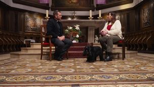 Le prêtre aux chiens